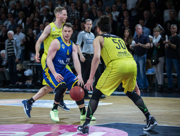 或协助完成 或协助完成