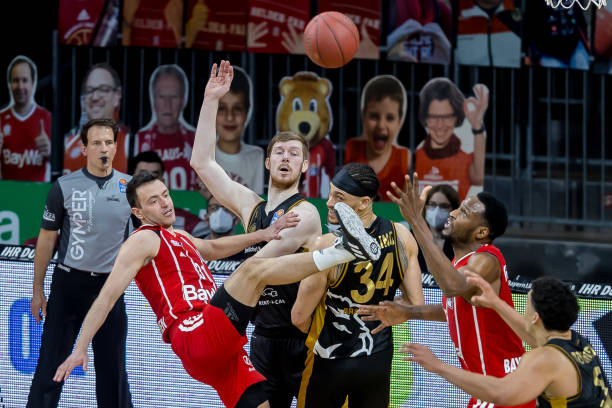 攻防两端都 攻防两端都