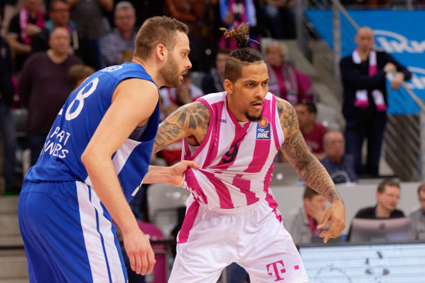 他们放松了 他们放松了