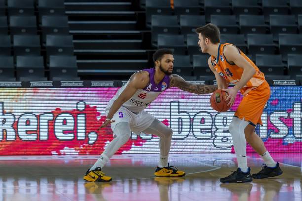 次关键抢断 次关键抢断